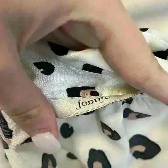 One shoulder animal print top - Picture 2 of 4